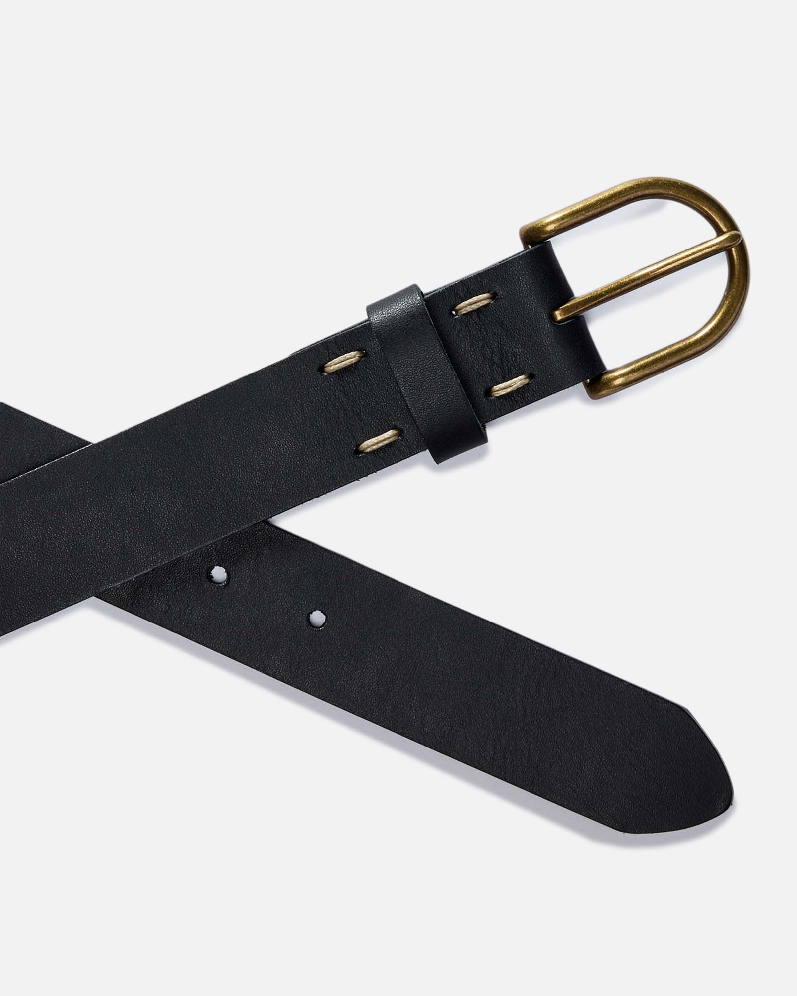 flatlay of the buckle and belt loops on The Foundation Belt in Black, Accessories by Taylor Stitch