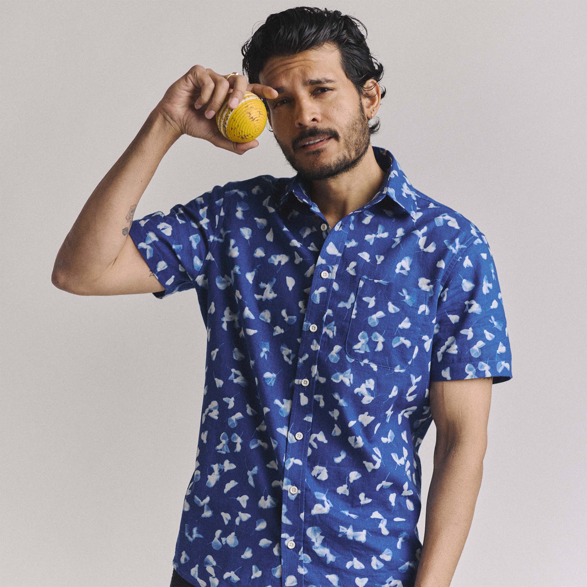 The Short Sleeve California in Dark Navy Ginkgo Taylor Stitch