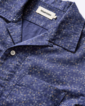 material shot of the collar on The Short Sleeve Hawthorne in Dark Navy Floral, Wovens by Taylor Stitch