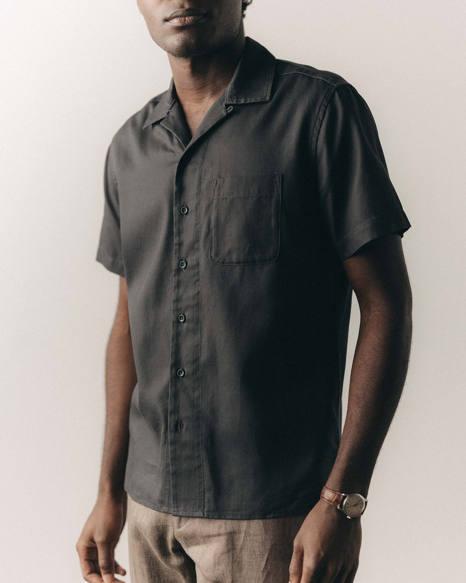 fit model posing in The Hawthorne Shirt in Asphalt, Wovens by Taylor Stitch