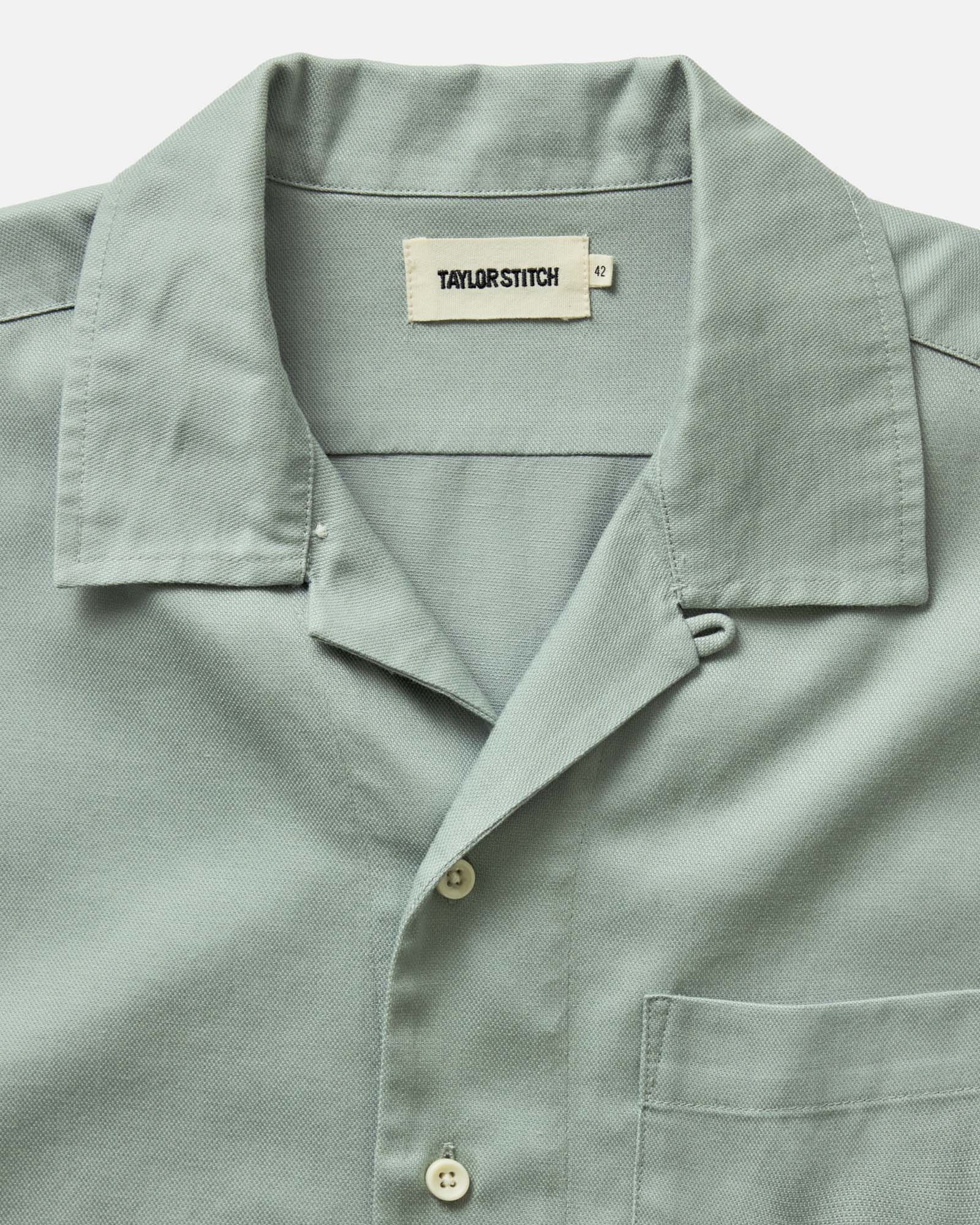 material shot of the collar on The Hawthorne Shirt in Surf Green, Wovens by Taylor Stitch