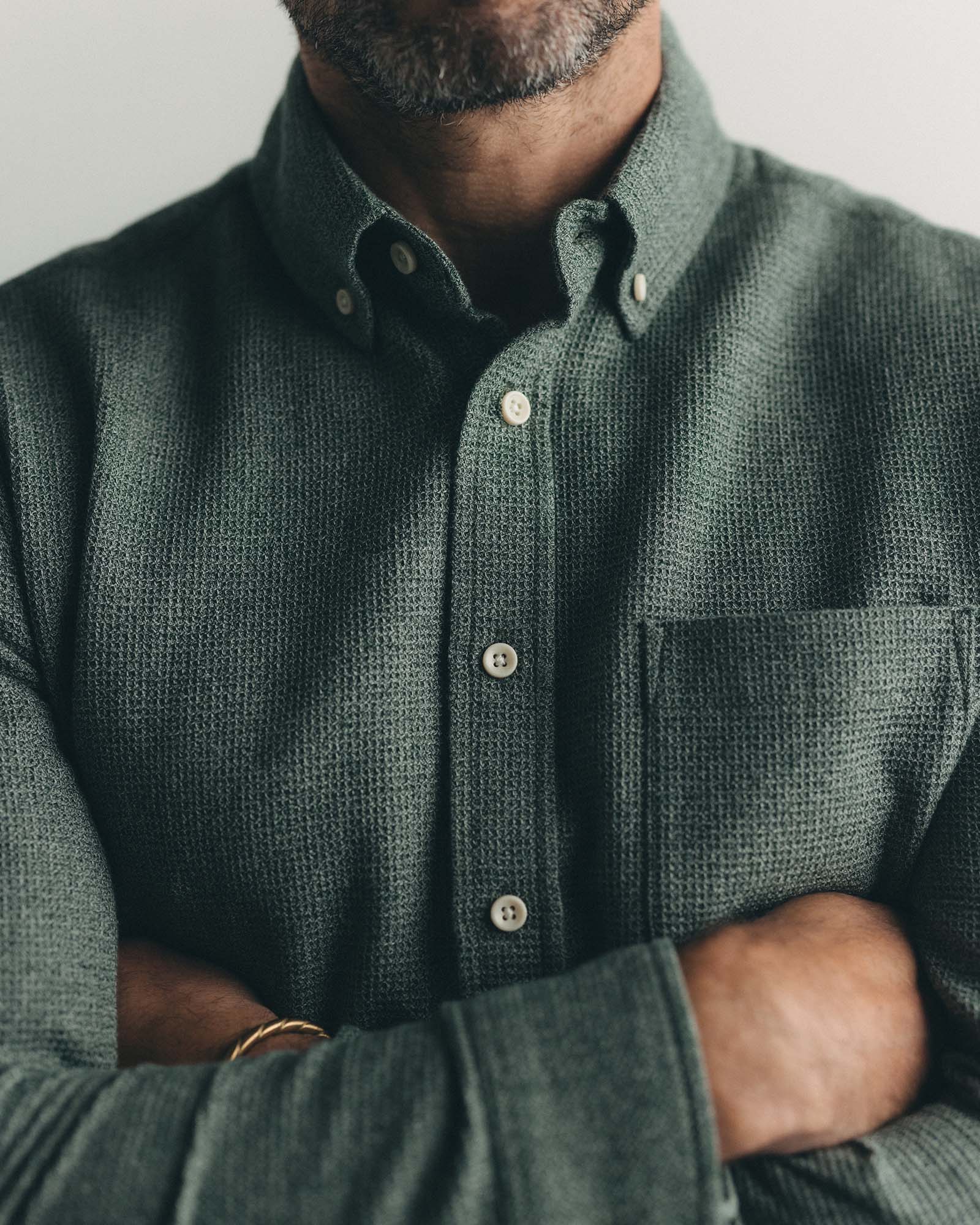 fit model showing of the buttons on The Jack in Deep Sea Twist Waffle, Wovens by Taylor Stitch