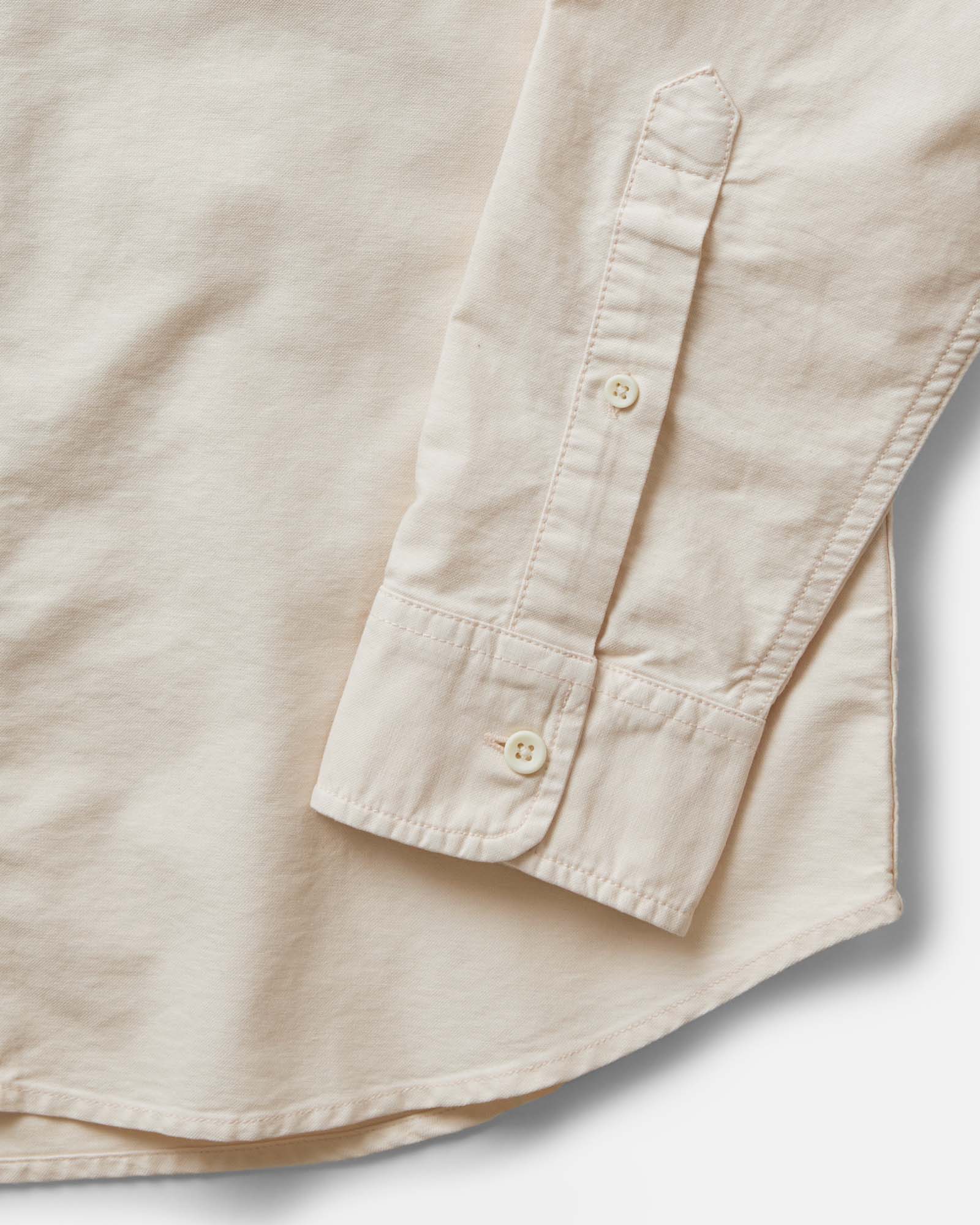 material shot of the sleeve on The Jack in Pale Rose Oxford, Wovens by Taylor Stitch