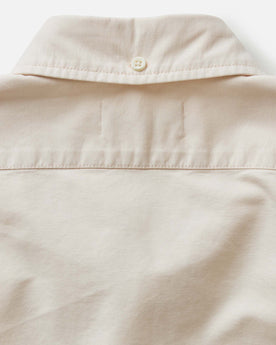 material shot of the back collar on The Jack in Pale Rose Oxford, Wovens by Taylor Stitch