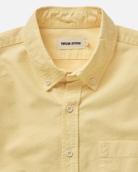 material shot of the collar on The Jack in Straw Oxford, Wovens by Taylor Stitch