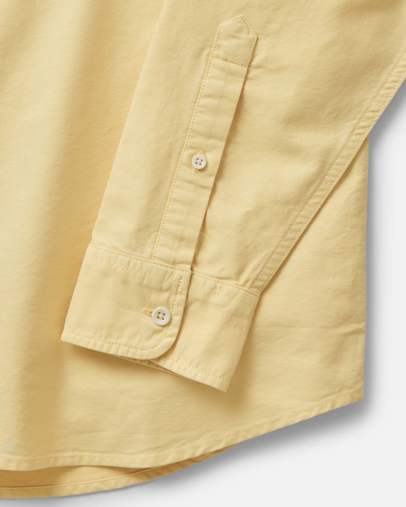 material shot of the sleeve on The Jack in Straw Oxford, Wovens by Taylor Stitch