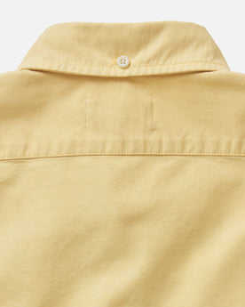 material shot of the back collar on The Jack in Straw Oxford, Wovens by Taylor Stitch