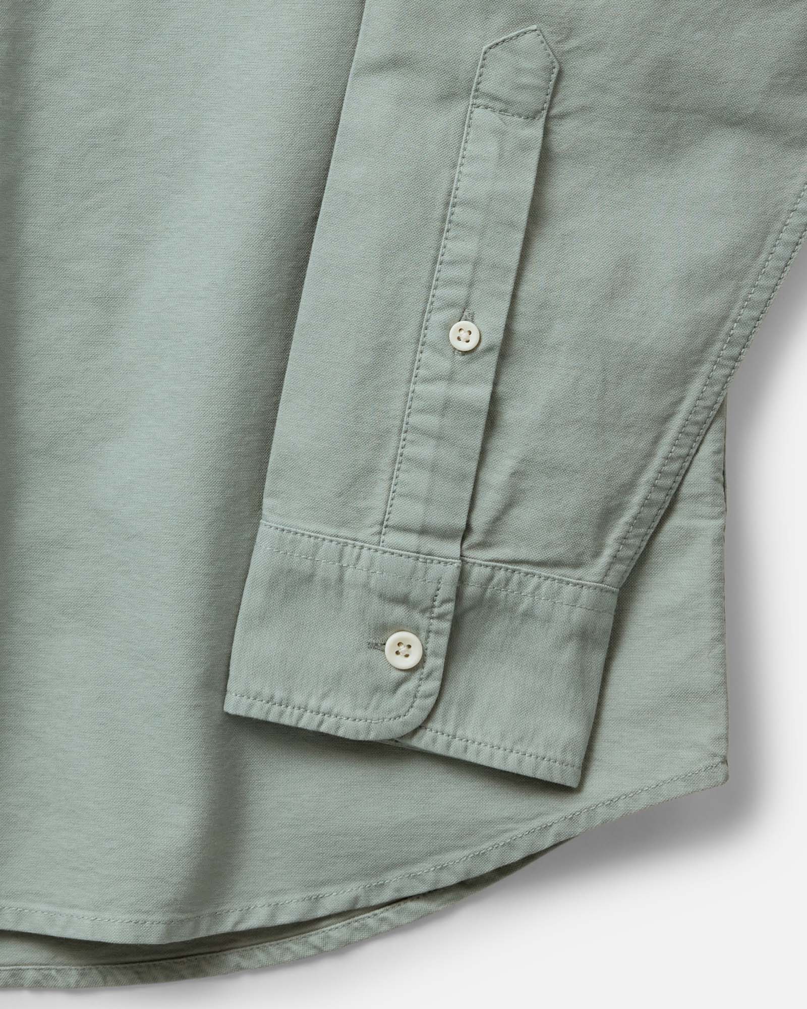 material shot of the sleeve on The Jack in Surf Green Oxford, Wovens by Taylor Stitch