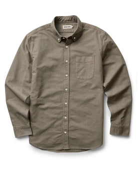 material shot of the back collar on The Jack in Smoked Olive Oxford, Wovens by Taylor Stitch