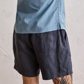 fit model showing the back of The Apres Short in Marine Hemp