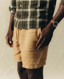 Model showing the front of The Apres Short in Wheat Hemp