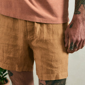 Model showing the front of The Apres Short in Wheat Hemp