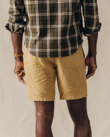 Model showing the back of The Apres Short in Wheat Hemp