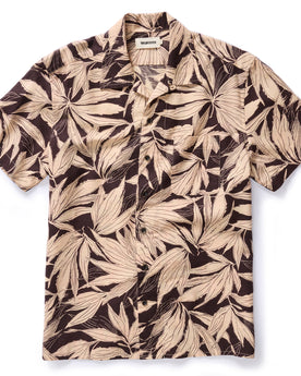 flatlay of The Short Sleeve Hawthorne in Dried Palm, Wovens by Taylor Stitch