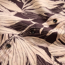material shot of the horn buttons on The Short Sleeve Hawthorne in Dried Palm