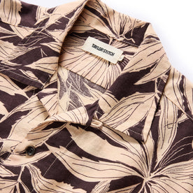 material shot of the camp collar on The Short Sleeve Hawthorne in Dried Palm