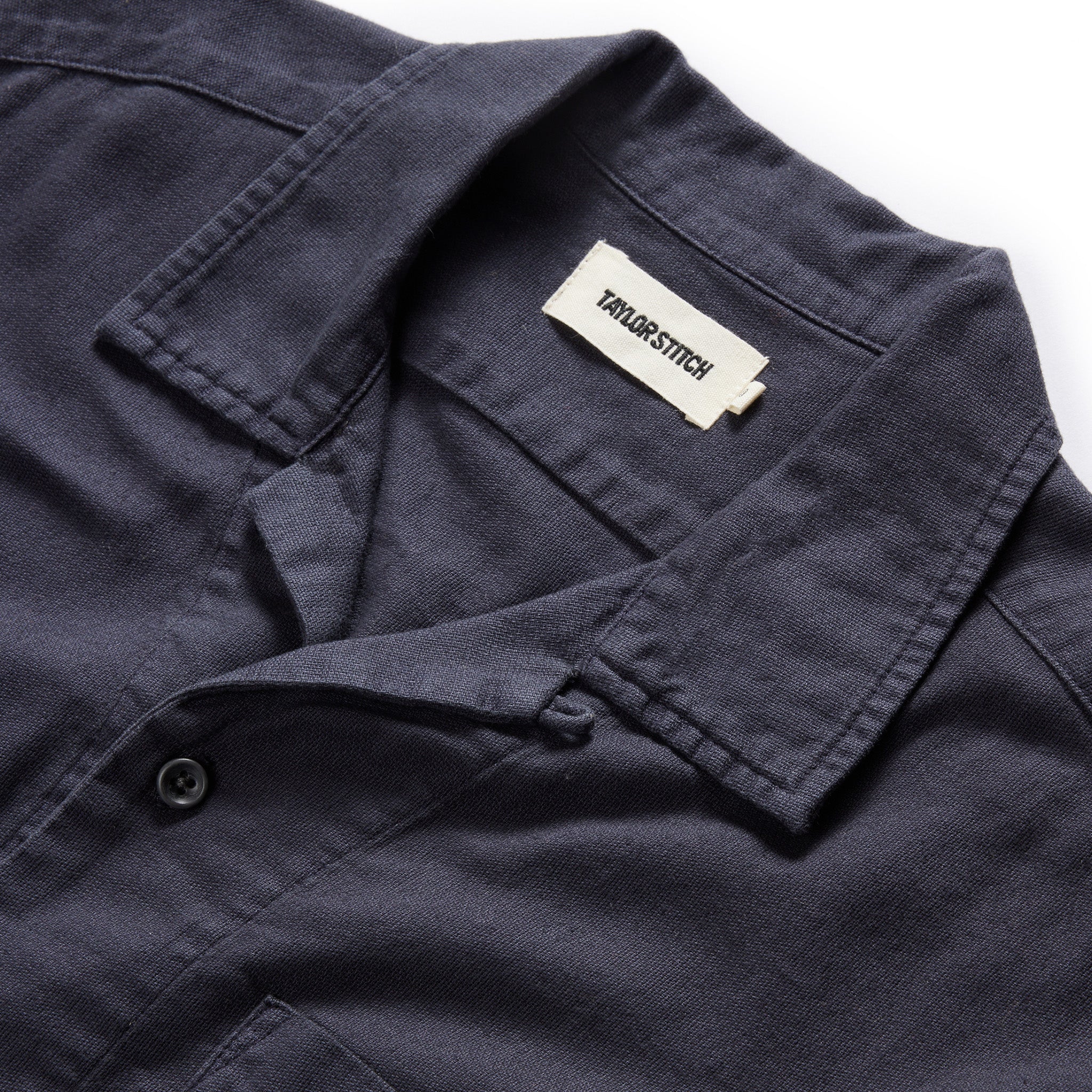 material shot of the camp collar on The Short Sleeve Hawthorne in Marine, Wovens by Taylor Stitch