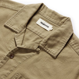 material shot of the camp collar on The Short Sleeve Hawthorne in Sea Moss