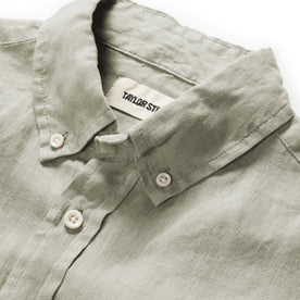 material shot of the collar of The Jack in Arid Eucalyptus Linen 