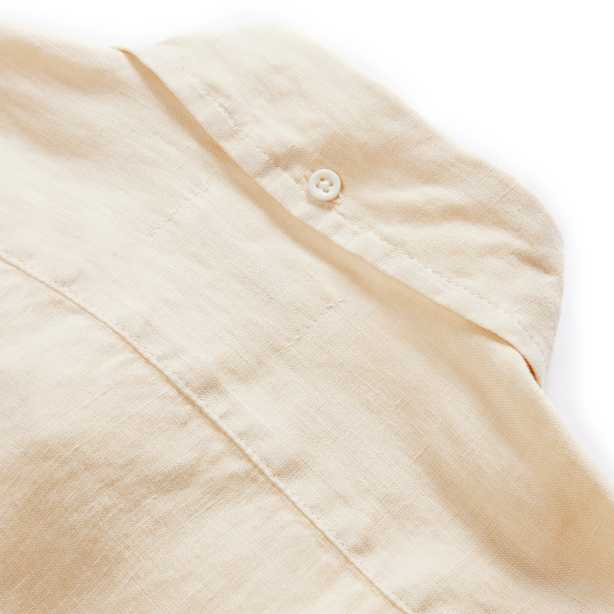 material shot of the back of the collar on The Jack in Horchata Linen, Wovens by Taylor Stitch
