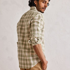 fit model showing the back of The Jack in Palm Plaid Linen