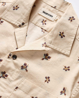 material shot of the collar on The Short Sleeve Hawthorne in Almond Floral, Wovens by Taylor Stitch
