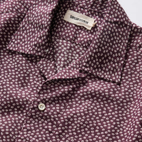 material shot of the collar on The Short Sleeve Hawthorne in Port Shell