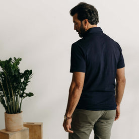 fit model showing off the back of The Short Sleeve California in Rinsed Indigo Slub