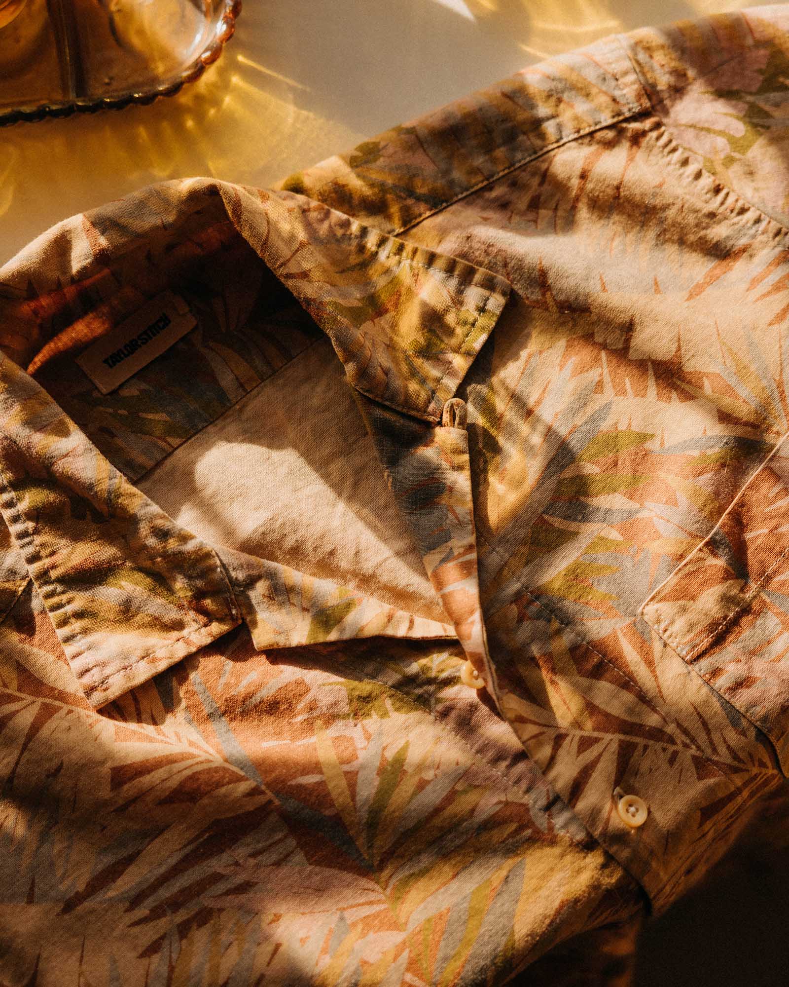 editorial image of the collar on The Hawthorne Shirt in Tea Desert Palm , Wovens by Taylor Stitch
