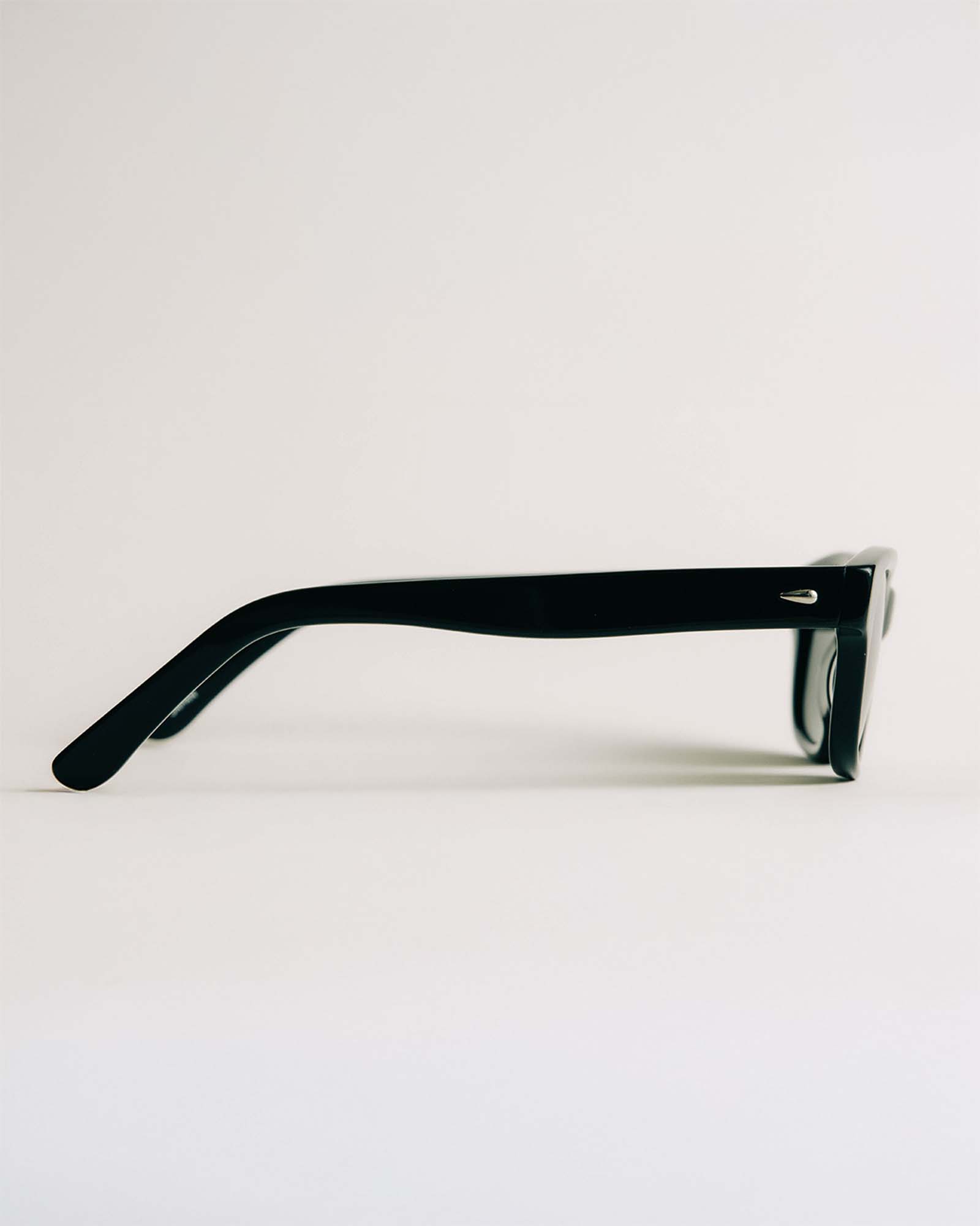 image of the side of The Sergio in Black, Accessories by Taylor Stitch