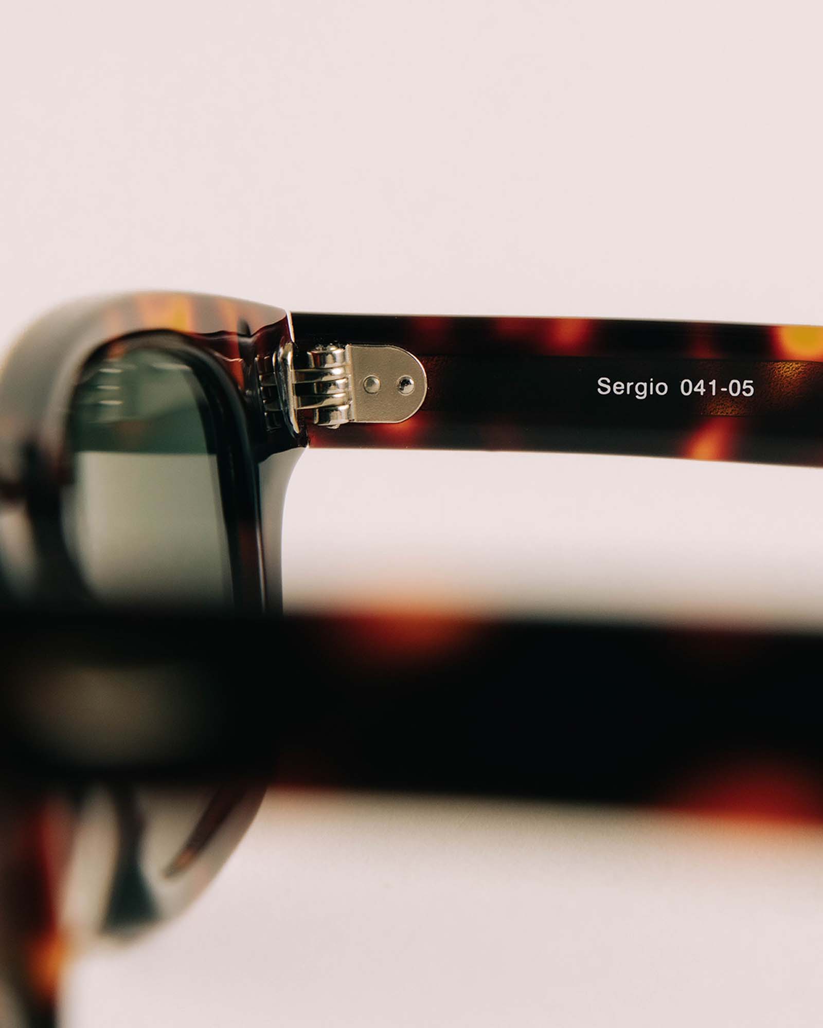 internal image of The Sergio in Demi Amber, Accessories by Taylor Stitch