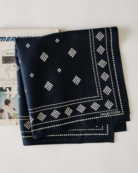 The Bandana in Navy Diamond