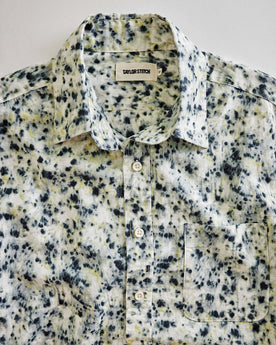 material shot of the collar on The Short Sleeve California in Blue Agave, Wovens by Taylor Stitch