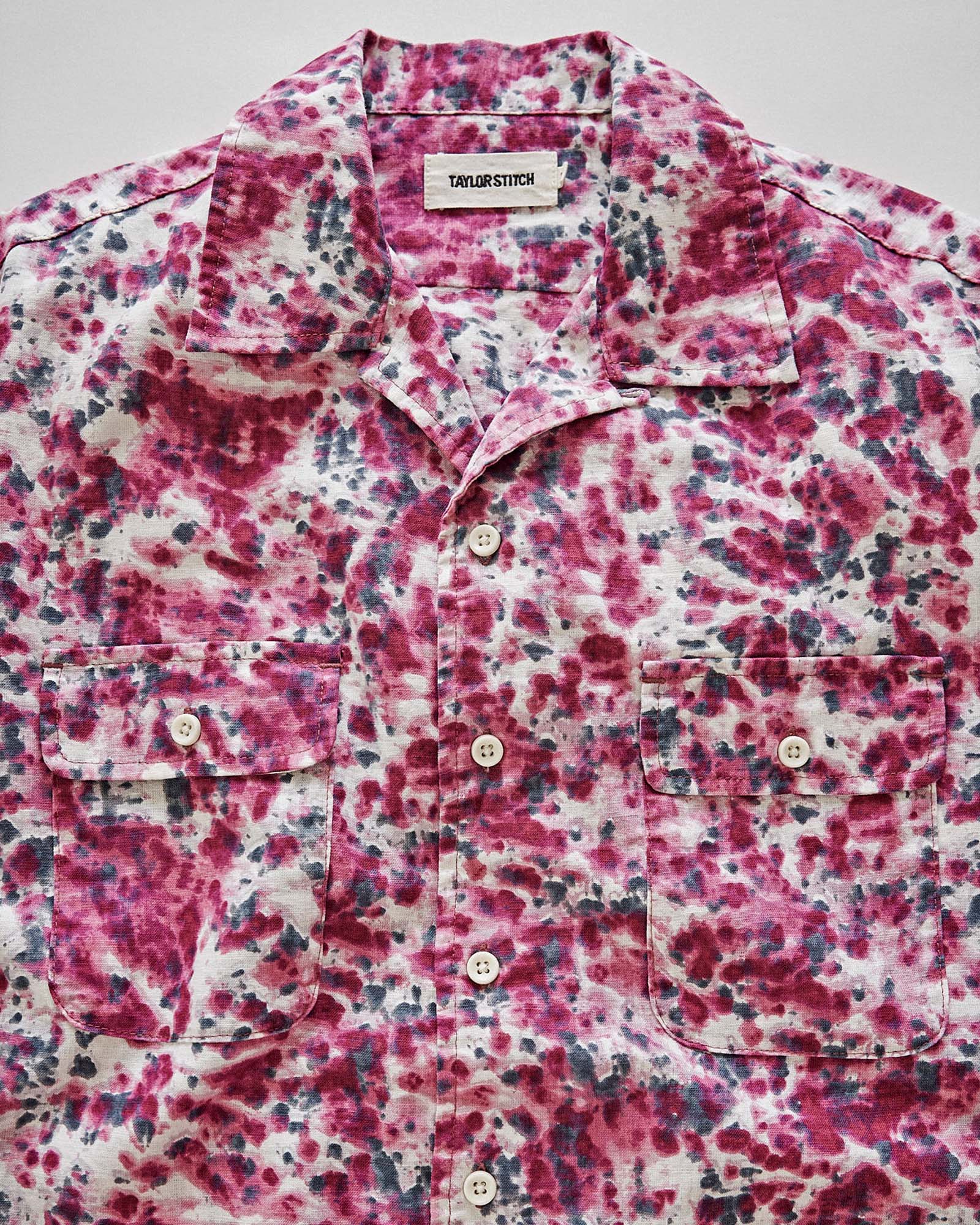 material shot of the pockets on The Short Sleeve Carter in Hibiscus, Wovens by Taylor Stitch