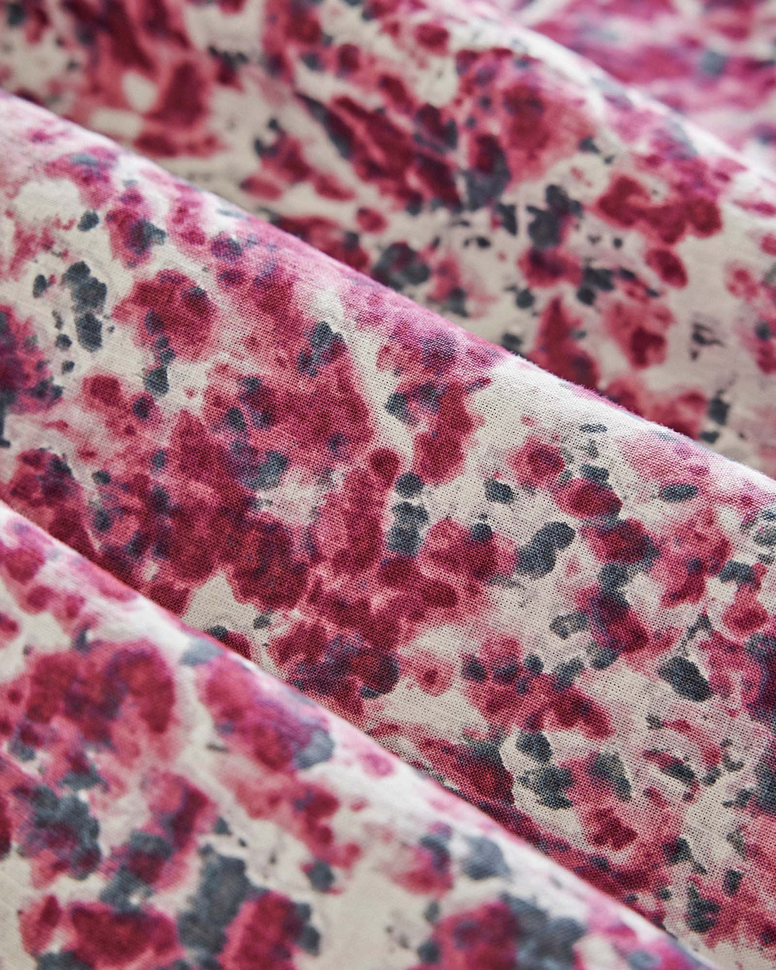 material shot of the fabric on The Short Sleeve Carter in Hibiscus, Wovens by Taylor Stitch
