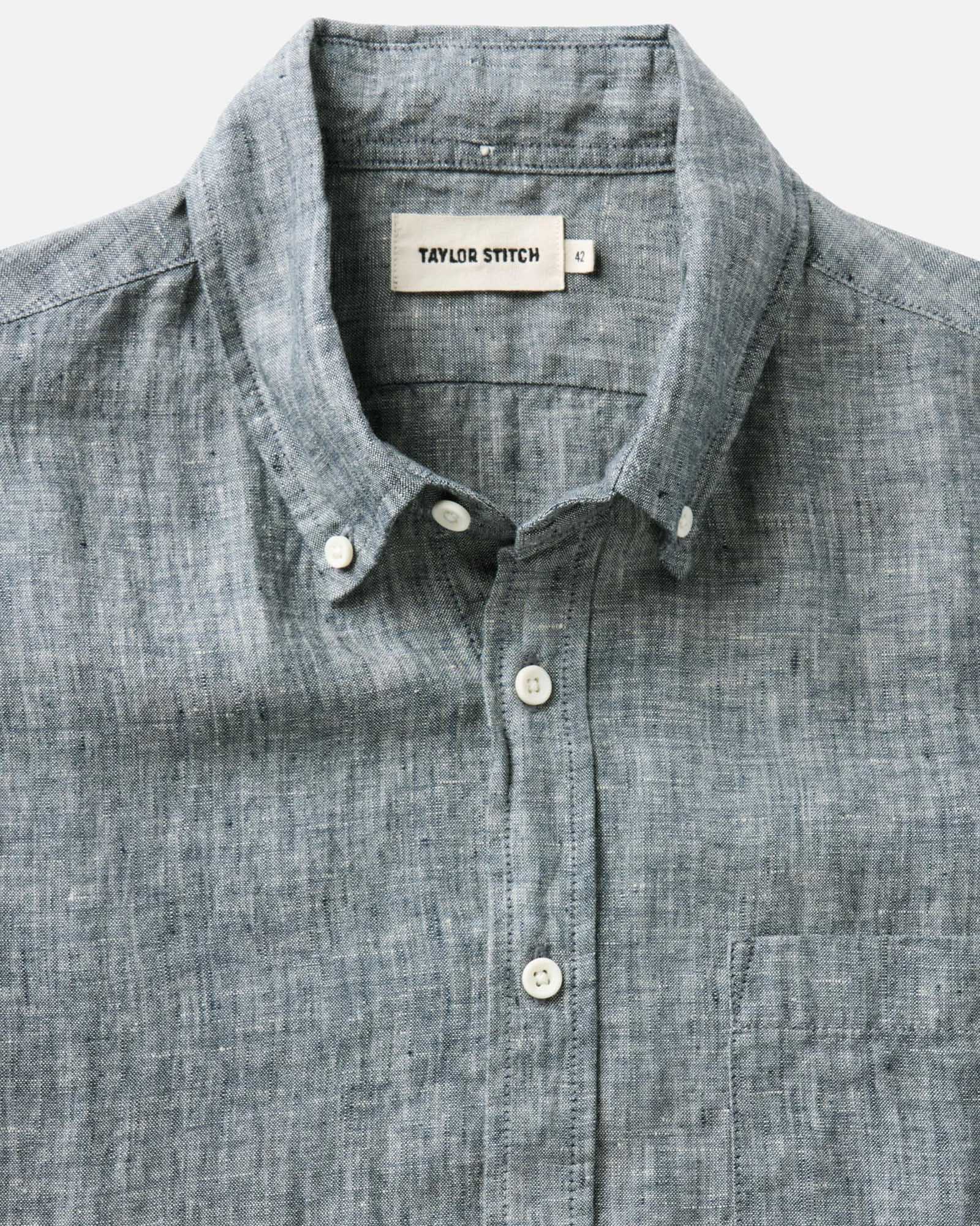 material shot of the collar on The Short Sleeve Jack in Ocean Linen, Wovens by Taylor Stitch