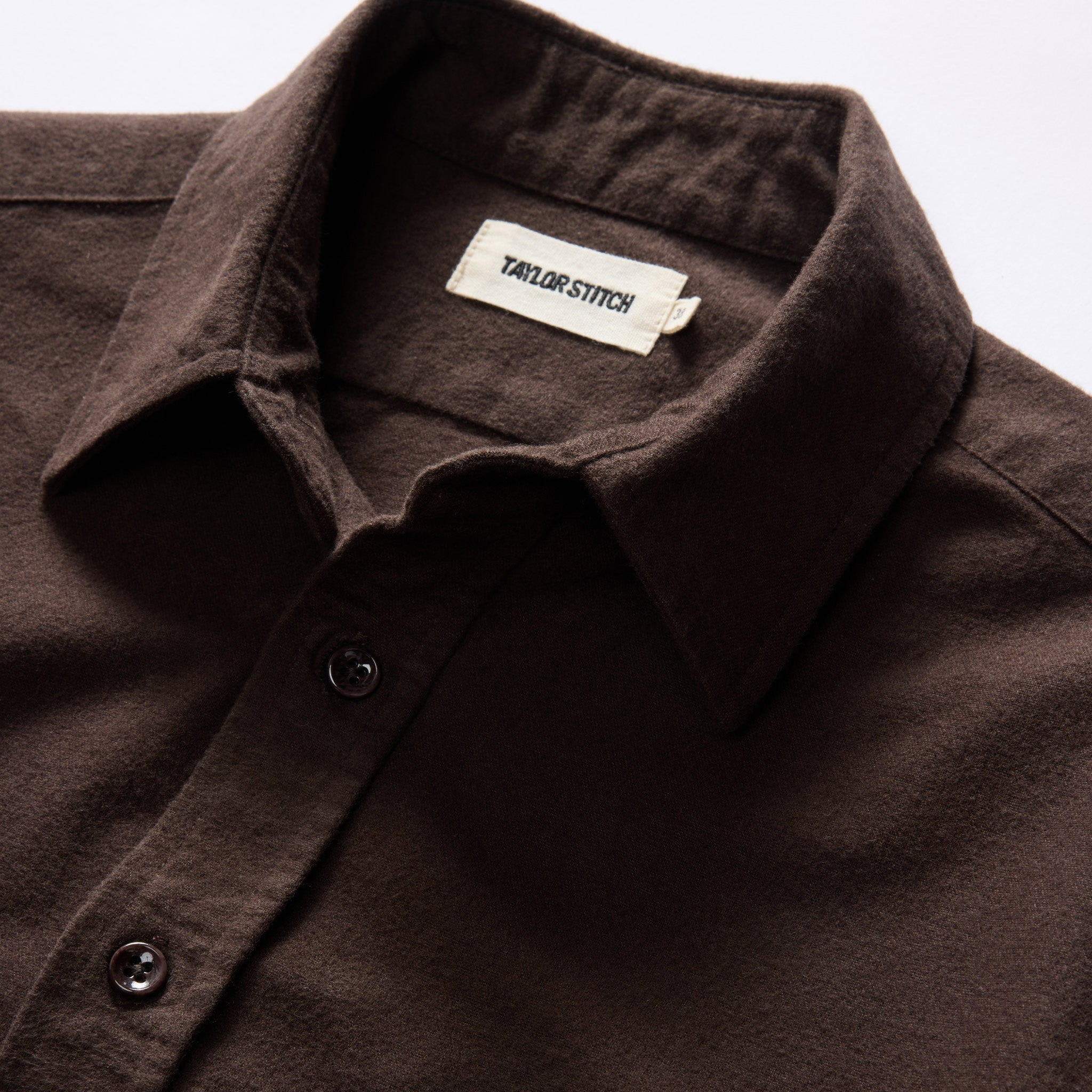 material shot of the collar on The Yosemite Shirt in Soil, Wovens by Taylor Stitch