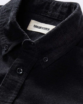 material shot of the collar on The Jack in Heather Coal Pincord, Wovens by Taylor Stitch