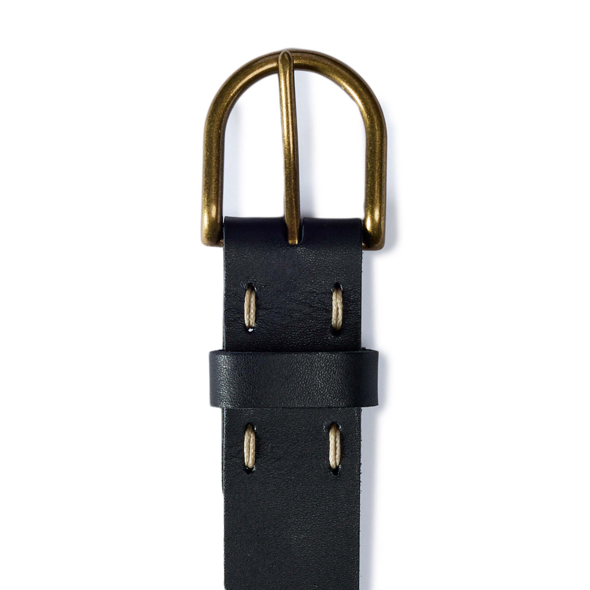 flatlay of the buckle on The Foundation Belt in Black, Accessories by Taylor Stitch