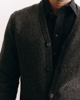 fit model showing off The Eddy Cardigan in Heather Charcoal Herringbone, Knits by Taylor Stitch