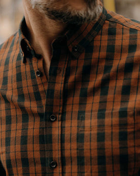 fit model showing off the collar on The Jack in Autumn Pine Plaid Flannel, Wovens by Taylor Stitch