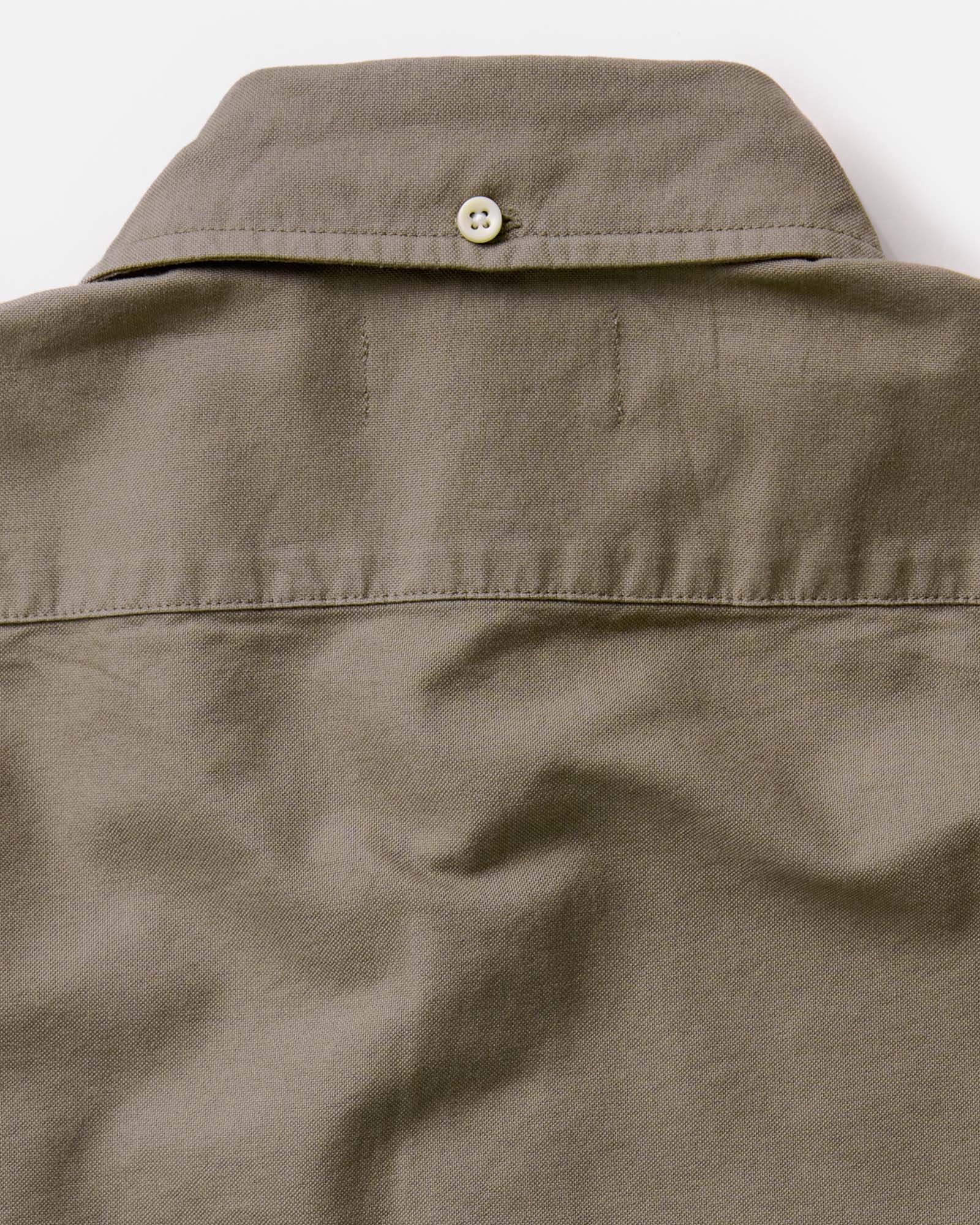 material shot of the back collar on The Jack in Smoked Olive Oxford, Wovens by Taylor Stitch
