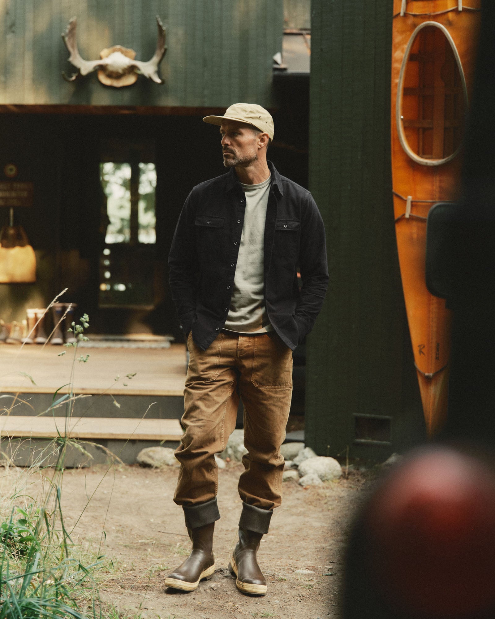 fit model showing off the back of The Yosemite Shirt in Coal, Wovens by Taylor Stitch