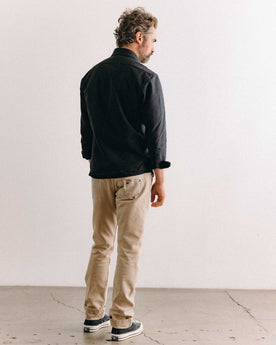 fit model showing off the back of The Yosemite Shirt in Coal, Wovens by Taylor Stitch