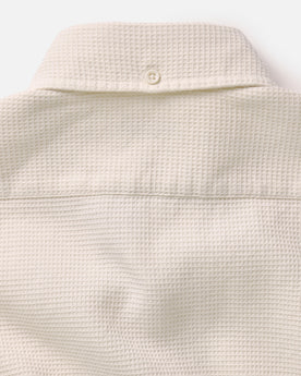 material shot of the back collar on The Jack in Vintage White Waffle, Wovens by Taylor Stitch