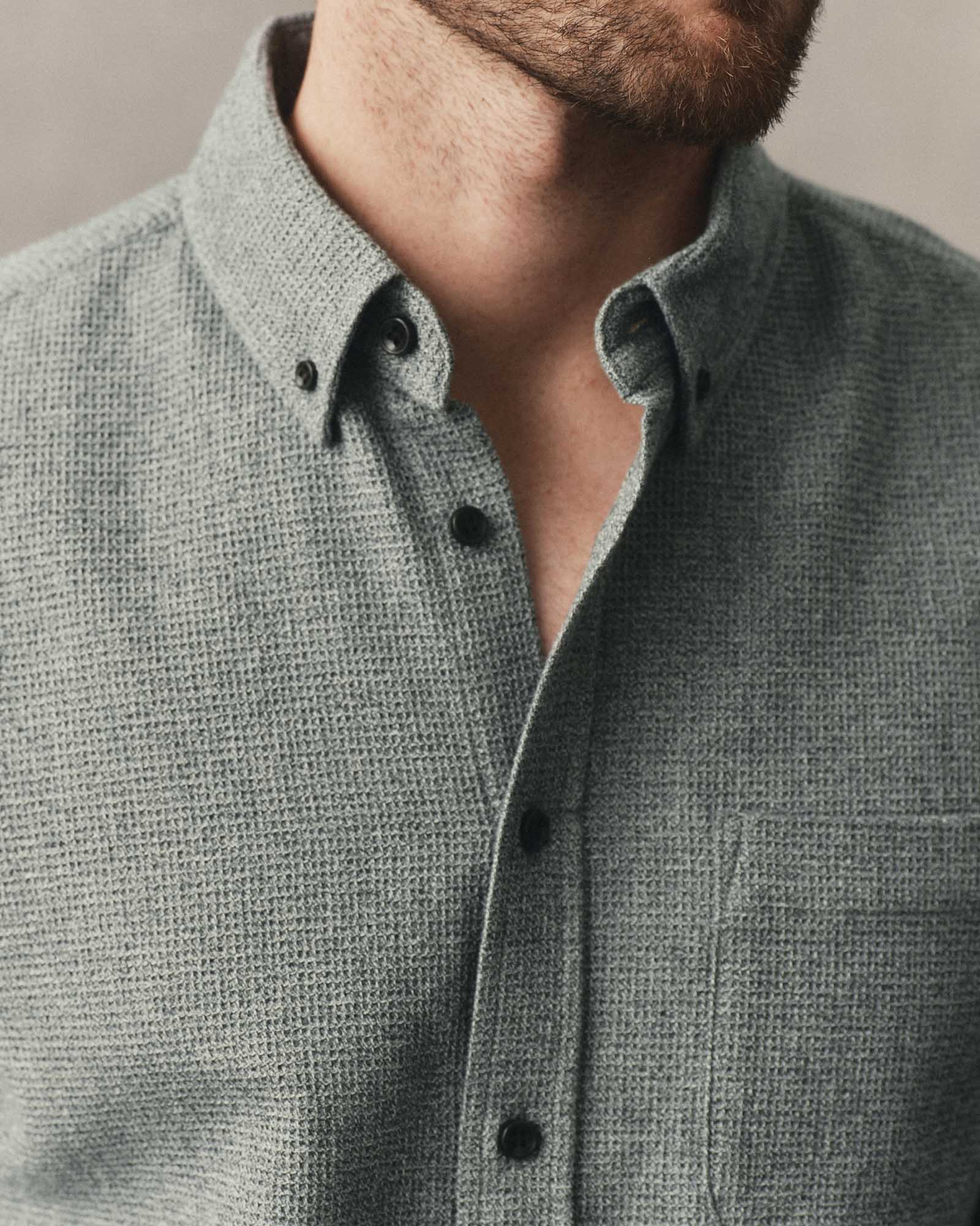 fit model showing off the collar on The Jack in Pine Twist Waffle, Wovens by Taylor Stitch