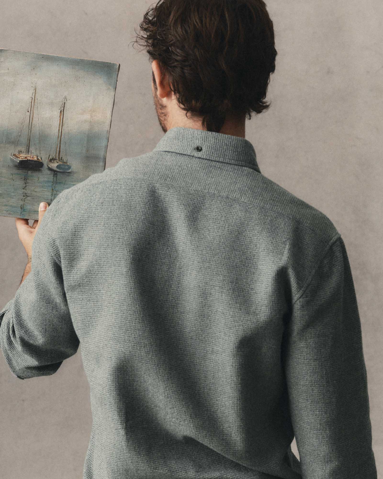fit model showing off the back of The Jack in Pine Twist Waffle, Wovens by Taylor Stitch