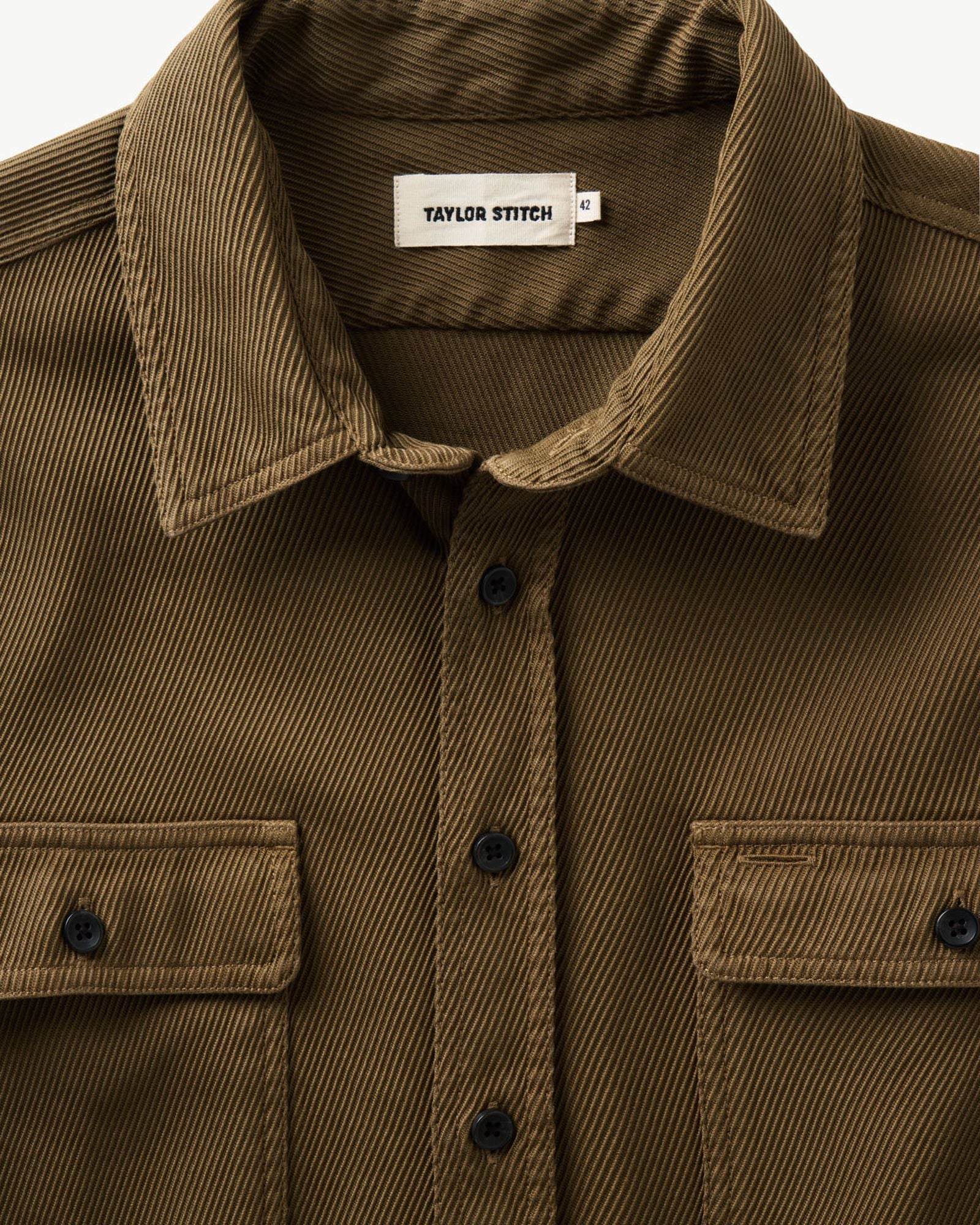 material shot of the collar on The Ledge Shirt in Bay Leaf Twill, Wovens by Taylor Stitch