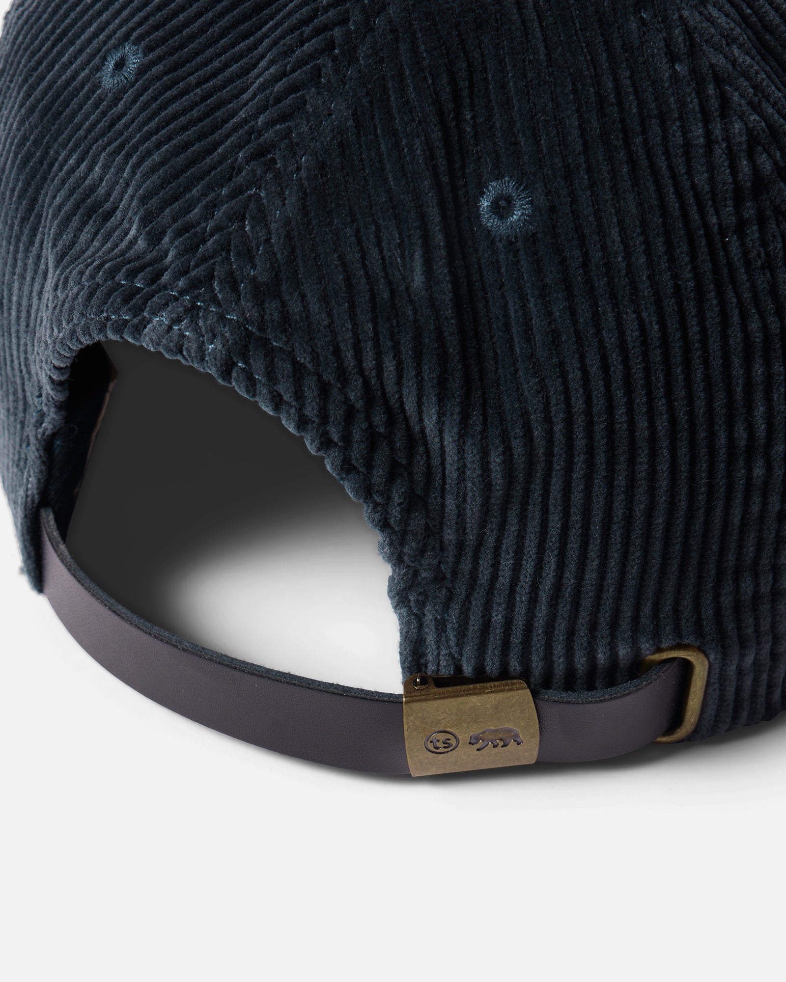 material shot of the back strap on The Mercer Cap in Drift Club, Accessories by Taylor Stitch
