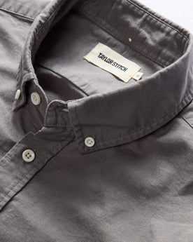 material shot of the collar on The Jack in Smoke Oxford, Wovens by Taylor Stitch